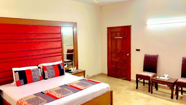 Hotel Imperial DHA image 3
